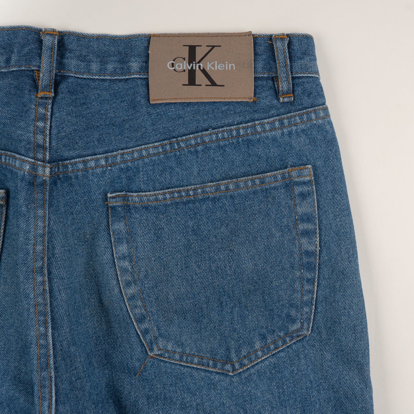Calvin Klein Jeans // 38/XL