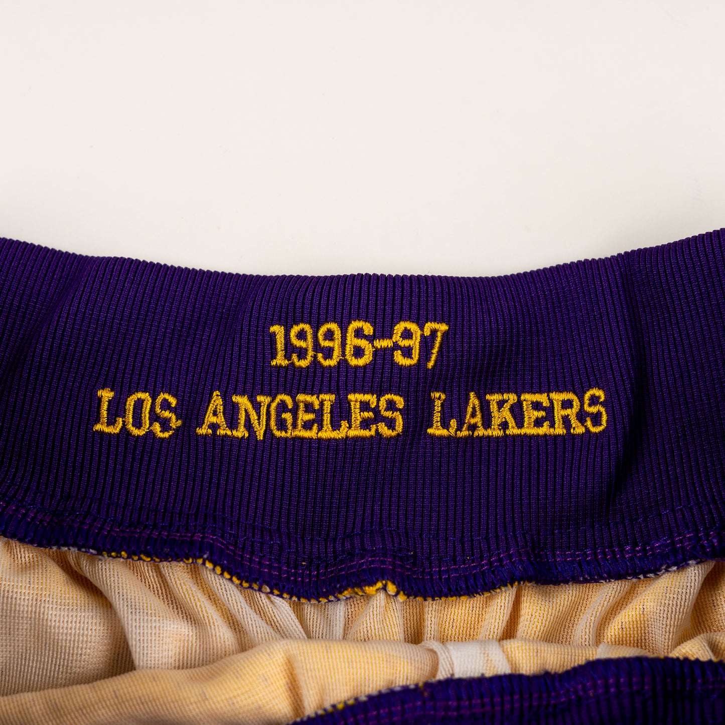1996 Lakers Basketballshorts // XL